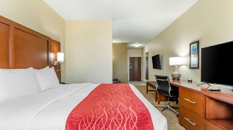 <b>Comfort Inn & Suites Salina North Suite</b>. Images powered by <a href="https://iceportal.shijigroup.com/" title="IcePortal" target="_blank">IcePortal</a>.