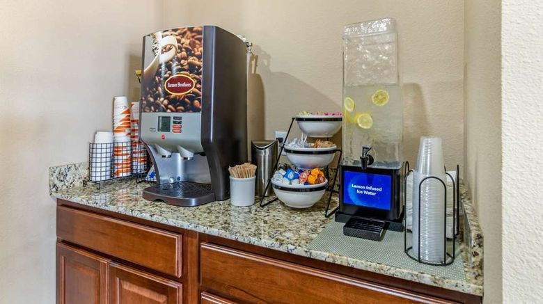 <b>Comfort Inn & Suites Salina North Restaurant</b>. Images powered by <a href="https://iceportal.shijigroup.com/" title="IcePortal" target="_blank">IcePortal</a>.