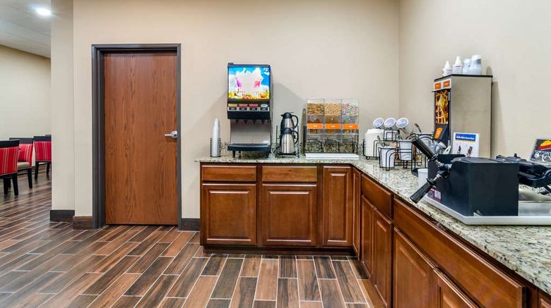 <b>Comfort Inn & Suites Salina North Restaurant</b>. Images powered by <a href="https://iceportal.shijigroup.com/" title="IcePortal" target="_blank">IcePortal</a>.