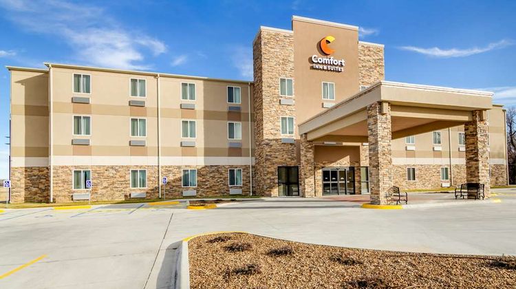 Comfort Inn & Suites Salina North Exterior