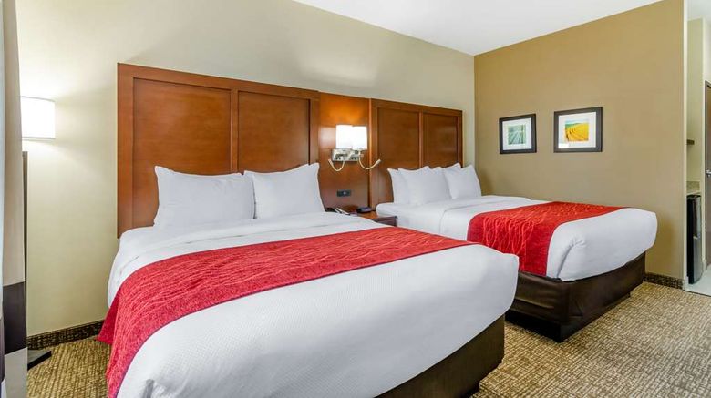 <b>Comfort Inn & Suites Salina North Room</b>. Images powered by <a href="https://iceportal.shijigroup.com/" title="IcePortal" target="_blank">IcePortal</a>.