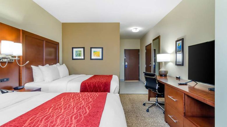 <b>Comfort Inn & Suites Salina North Room</b>. Images powered by <a href="https://iceportal.shijigroup.com/" title="IcePortal" target="_blank">IcePortal</a>.