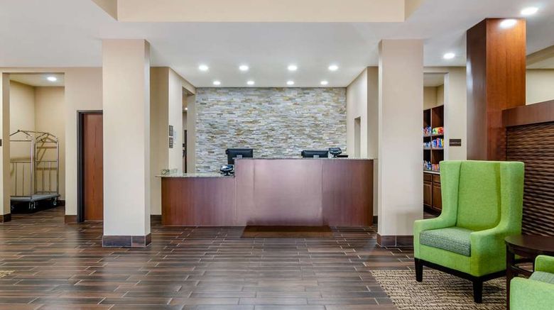 <b>Comfort Inn & Suites Salina North Lobby</b>. Images powered by <a href="https://iceportal.shijigroup.com/" title="IcePortal" target="_blank">IcePortal</a>.