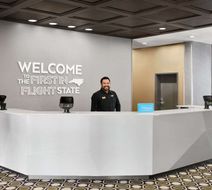 Hampton Inn & Sts Charlotte Steele Creek Lobby