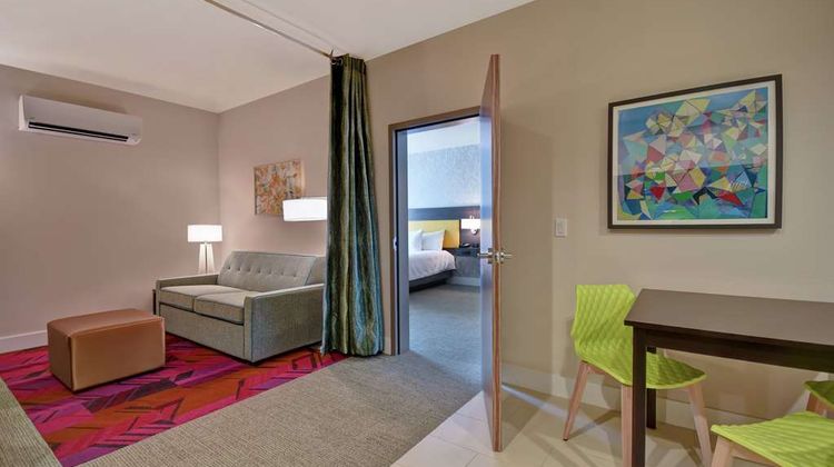 Home2 Suites by Hilton Wichita Room