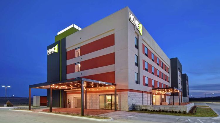 Home2 Suites by Hilton Wichita Exterior