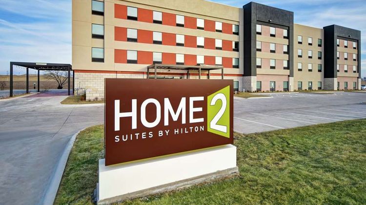 Home2 Suites by Hilton Wichita Exterior