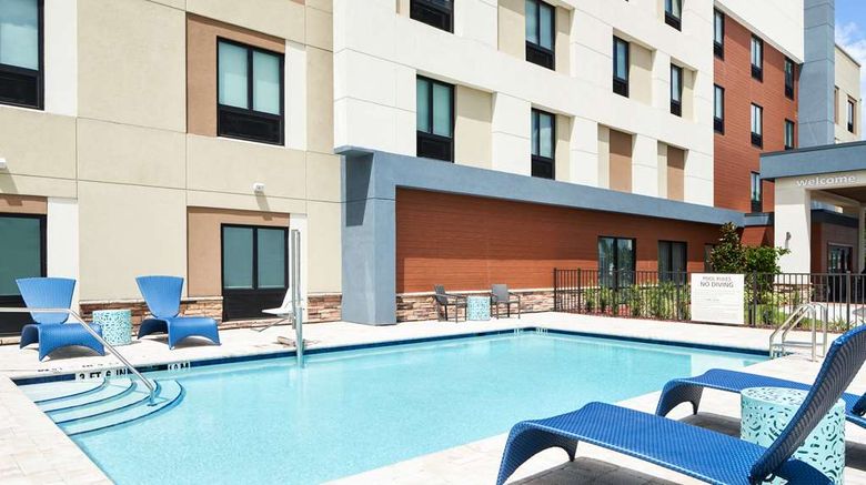<b>Hampton Inn Clewiston Pool</b>. Images powered by <a href="https://iceportal.shijigroup.com/" title="IcePortal" target="_blank">IcePortal</a>.