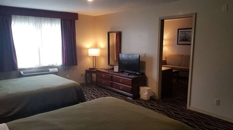 <b>Days Inn and Suites by Wyndham Sikeston Room</b>. Images powered by <a href="https://iceportal.shijigroup.com/" title="IcePortal" target="_blank">IcePortal</a>.