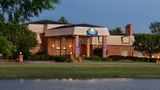 Days Inn and Suites by Wyndham Sikeston Exterior