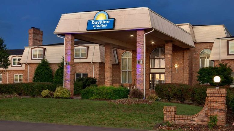 Days Inn and Suites by Wyndham Sikeston Exterior. Images powered by <a href="https://iceportal.shijigroup.com" target="_blank" rel="noopener">Ice Portal</a>.