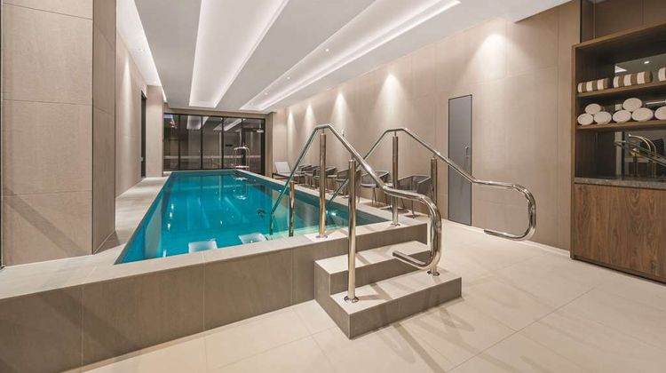 Vibe Hotel Melbourne Pool