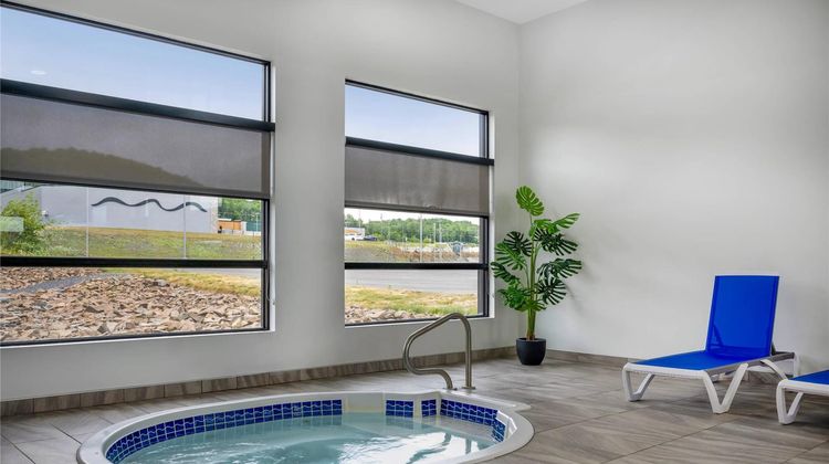 Quality Hotel & Conference Centre Pool