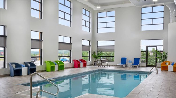 Quality Hotel & Conference Centre Pool
