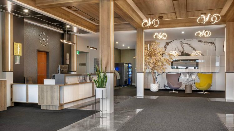 Quality Hotel & Conference Centre Lobby