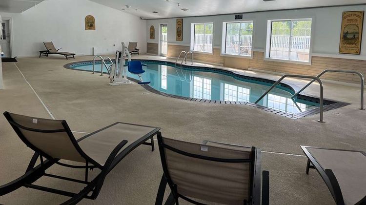 Quality Inn Red Wing Pool