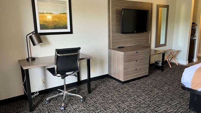 <b>Quality Inn Red Wing Room</b>. Images powered by <a href="https://iceportal.shijigroup.com/" title="IcePortal" target="_blank">IcePortal</a>.