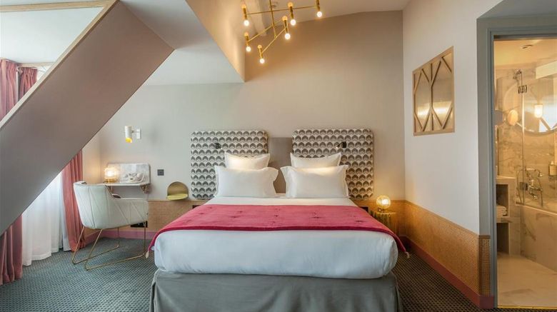 <b>Handsome Hotel Room</b>. Images powered by <a href="https://iceportal.shijigroup.com/" title="IcePortal" target="_blank">IcePortal</a>.