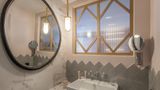 <b>Handsome Hotel Room</b>. Images powered by <a href="https://iceportal.shijigroup.com/" title="IcePortal" target="_blank">IcePortal</a>.