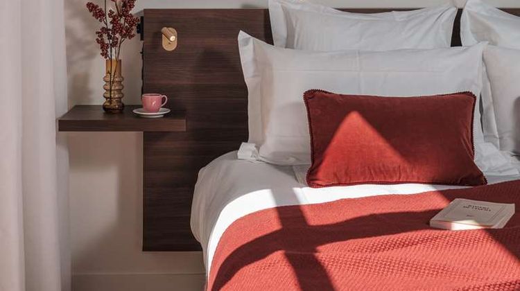 Seven Hotel Room