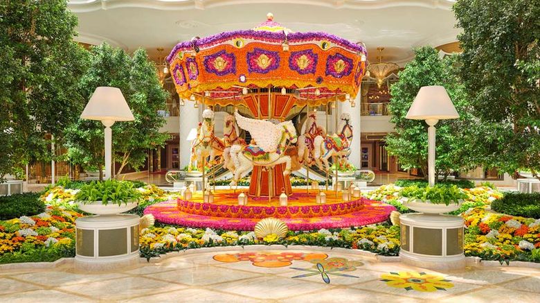 <b>Encore Boston Harbor Lobby</b>. Images powered by <a href="https://iceportal.shijigroup.com/" title="IcePortal" target="_blank">IcePortal</a>.