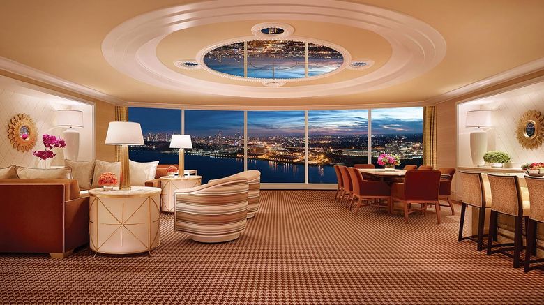 <b>Encore Boston Harbor Room</b>. Images powered by <a href="https://iceportal.shijigroup.com/" title="IcePortal" target="_blank">IcePortal</a>.