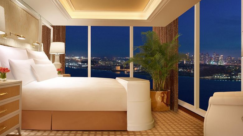 <b>Encore Boston Harbor Room</b>. Images powered by <a href="https://iceportal.shijigroup.com/" title="IcePortal" target="_blank">IcePortal</a>.