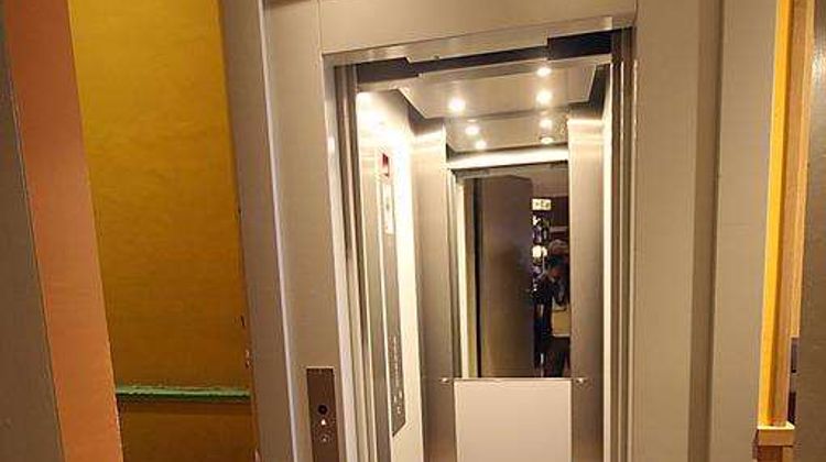 Hotel Derby Room