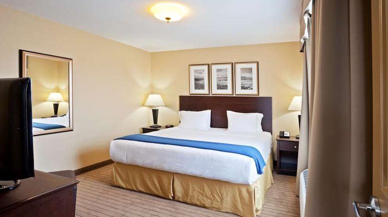 <b>Bayview Hotel Room</b>. Images powered by <a href="https://iceportal.shijigroup.com/" title="IcePortal" target="_blank">IcePortal</a>.