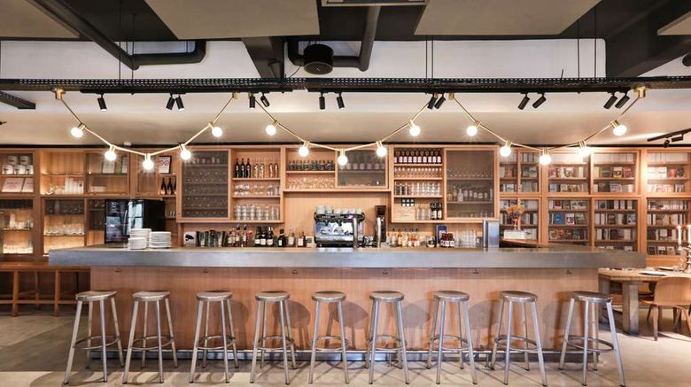 <b>MOB Hotel Paris les Puces Restaurant</b>. Images powered by <a href="https://iceportal.shijigroup.com/" title="IcePortal" target="_blank">IcePortal</a>.