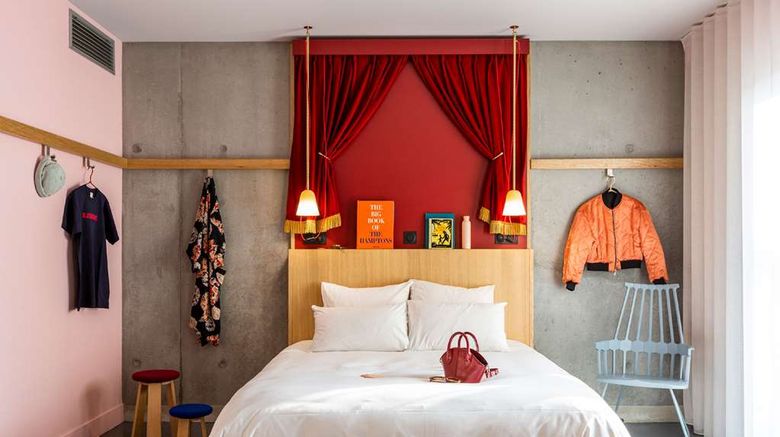 <b>MOB HOTEL Lyon Confluence Room</b>. Images powered by <a href="https://iceportal.shijigroup.com/" title="IcePortal" target="_blank">IcePortal</a>.