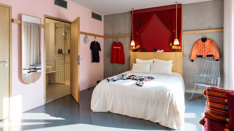 <b>MOB HOTEL Lyon Confluence Room</b>. Images powered by <a href="https://iceportal.shijigroup.com/" title="IcePortal" target="_blank">IcePortal</a>.