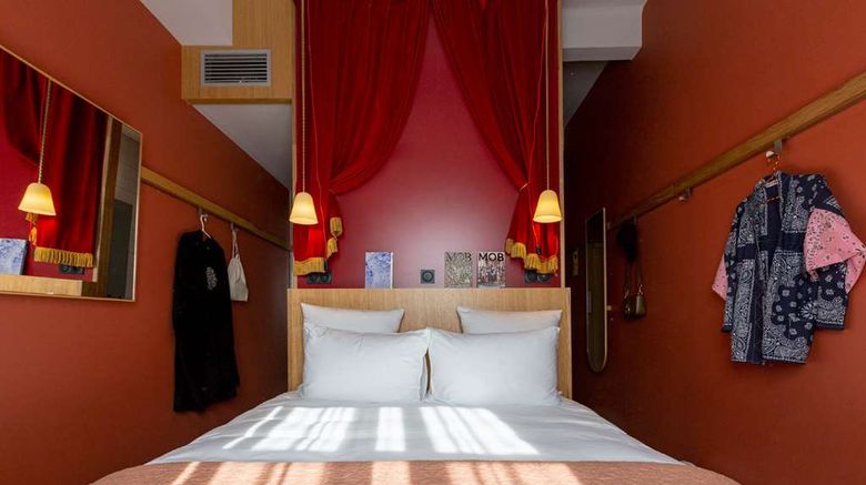 <b>MOB HOTEL Lyon Confluence Room</b>. Images powered by <a href="https://iceportal.shijigroup.com/" title="IcePortal" target="_blank">IcePortal</a>.