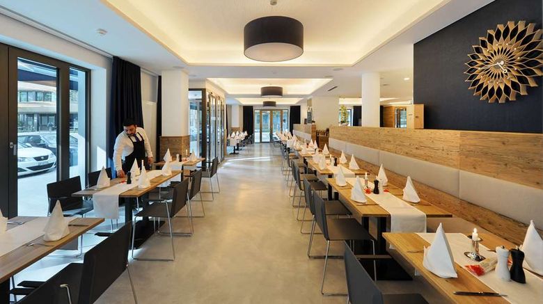 <b>Vi Vadi Hotel Bayer 89 Restaurant</b>. Images powered by <a href="https://iceportal.shijigroup.com/" title="IcePortal" target="_blank">IcePortal</a>.
