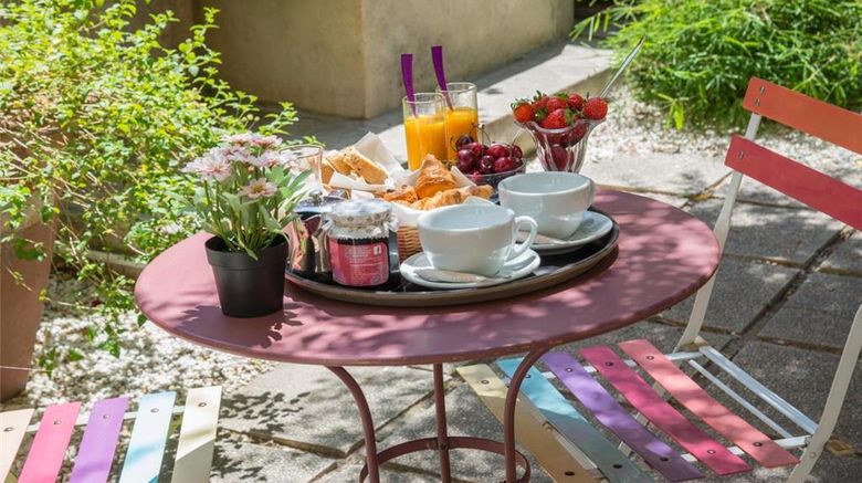 <b>Hotel Du Forum Restaurant</b>. Images powered by <a href="https://iceportal.shijigroup.com/" title="IcePortal" target="_blank">IcePortal</a>.