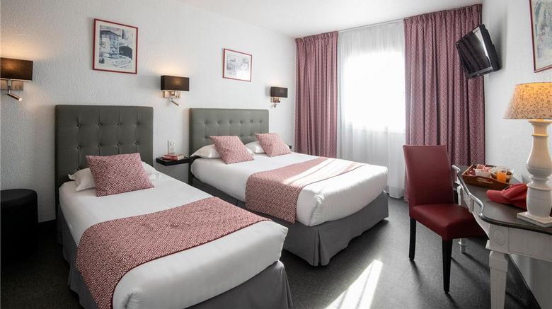 <b>Hotel Du Forum Room</b>. Images powered by <a href="https://iceportal.shijigroup.com/" title="IcePortal" target="_blank">IcePortal</a>.