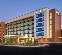 Hampton Inn & Suites Convention Center Exterior