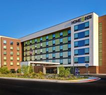 Hampton Inn & Suites Convention Center Exterior