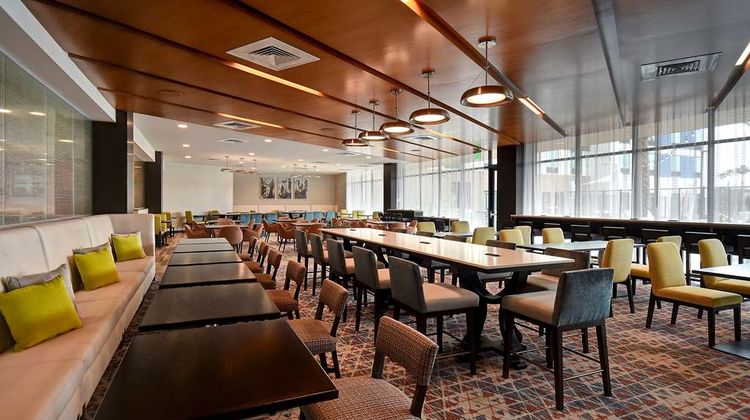 Hampton Inn & Suites Convention Center Restaurant