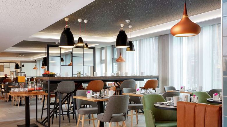 <b>Hilton Garden Inn Paris Orly Airport Restaurant</b>. Images powered by <a href="https://iceportal.shijigroup.com/" title="IcePortal" target="_blank">IcePortal</a>.