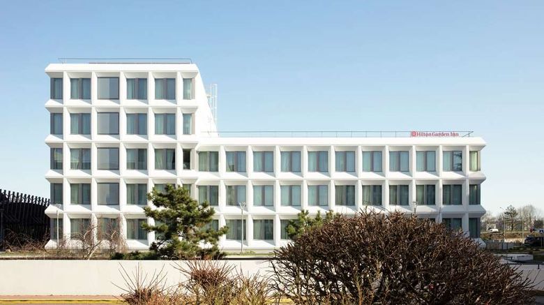<b>Hilton Garden Inn Paris Orly Airport Exterior</b>. Images powered by <a href="https://iceportal.shijigroup.com/" title="IcePortal" target="_blank">IcePortal</a>.
