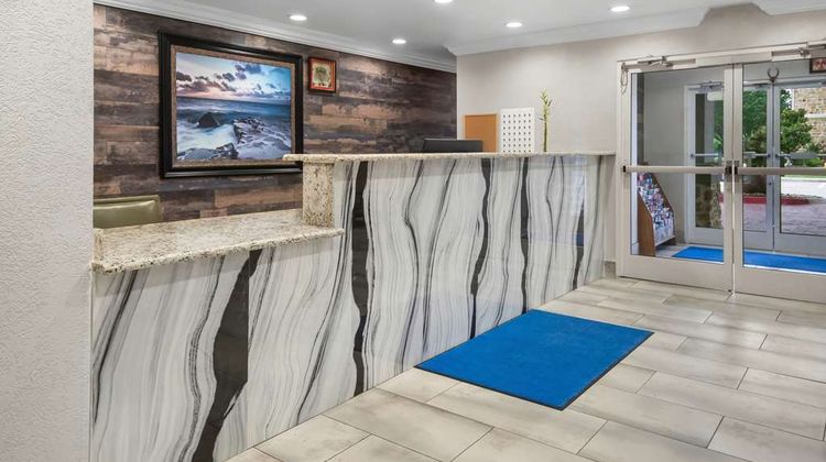 SureStay Plus by BW Benbrook Ft Worth Lobby