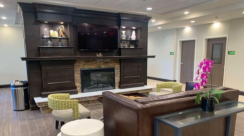 <b>Best Western Plus Horseheads Inn & Stes Lobby</b>. Images powered by <a href="https://iceportal.shijigroup.com/" title="IcePortal" target="_blank">IcePortal</a>.