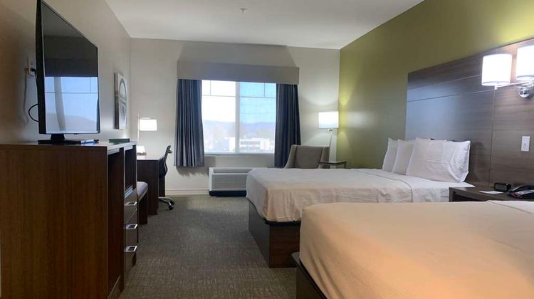 Best Western Plus Horseheads Inn & Stes Room