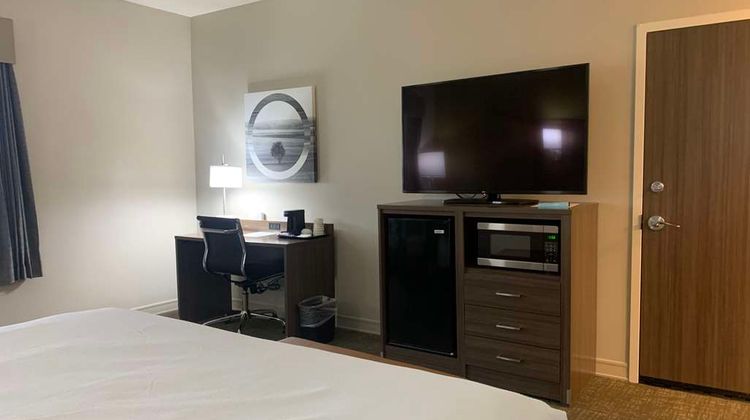 Best Western Plus Horseheads Inn & Stes Room