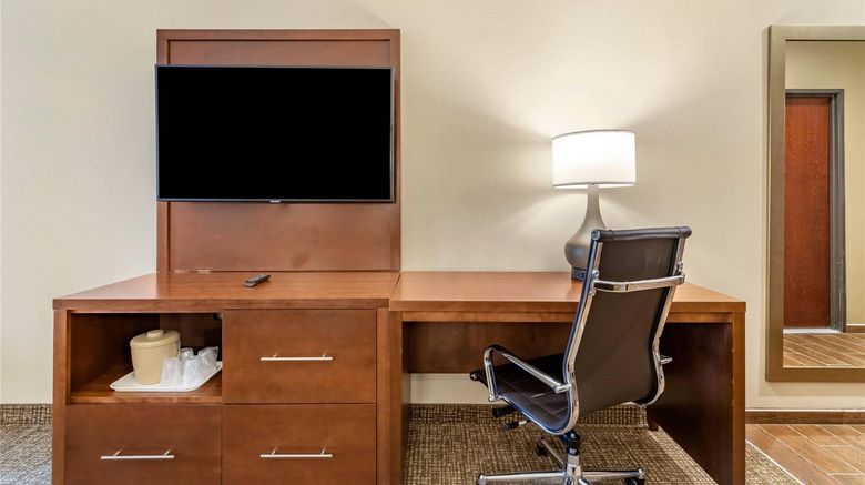 <b>Comfort Suites Ft Sam Houston/SAMMC Area Suite</b>. Images powered by <a href="https://iceportal.shijigroup.com/" title="IcePortal" target="_blank">IcePortal</a>.