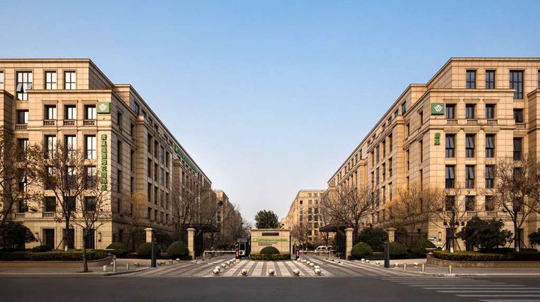 <b>Wyndham Garden Zhengzhou Exterior</b>. Images powered by <a href="https://iceportal.shijigroup.com/" title="IcePortal" target="_blank">IcePortal</a>.