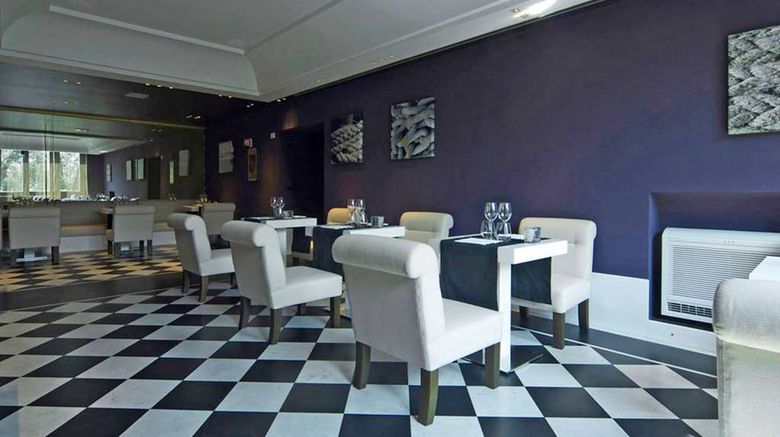 <b>Hotel Piccolo Portofino Restaurant</b>. Images powered by <a href="https://iceportal.shijigroup.com/" title="IcePortal" target="_blank">IcePortal</a>.