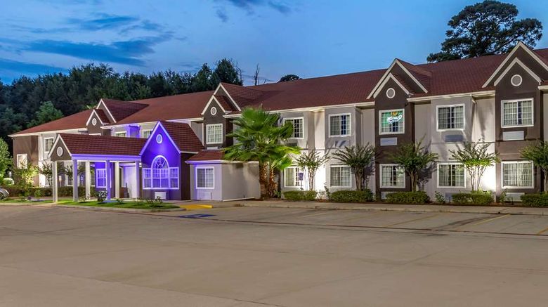 <b>Quality Inn & Suites Longview Exterior</b>. Images powered by <a href="https://iceportal.shijigroup.com/" title="IcePortal" target="_blank">IcePortal</a>.