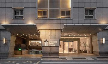 Lakeshore Hotel Metropolis